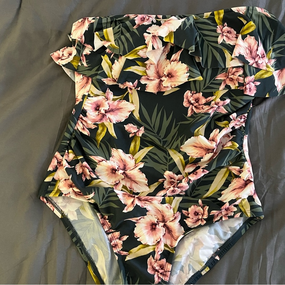 Kona Sol Floral Swimsuit One-piece